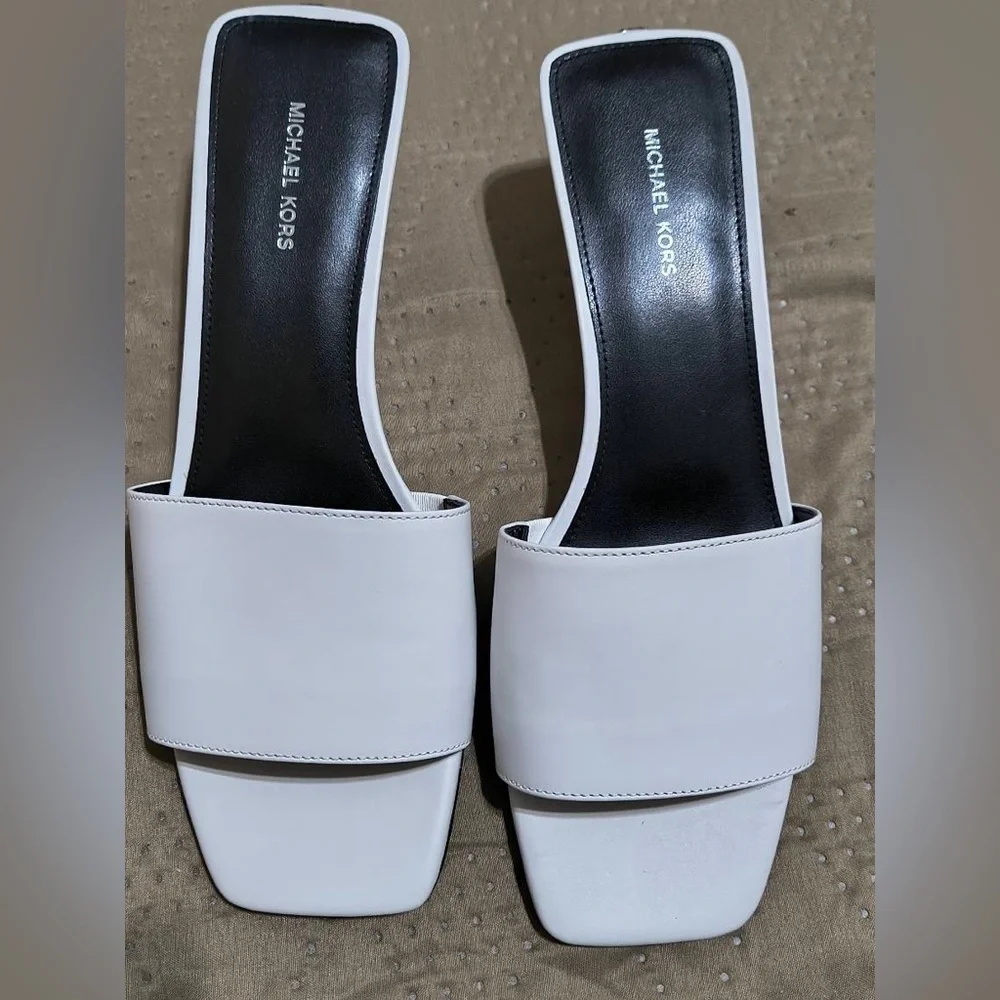 New MICHAEL Michael Kors Merriam Leather Kitten Heel Sandal -Optic White US 7